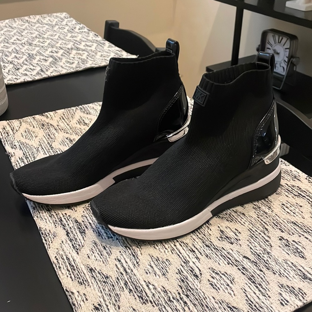Michael Kors Stretch-knit Sock Sneaker Size 6